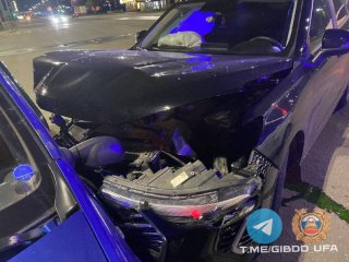 В Уфе в аварии с тремя автомобилями пострадал 37-летний водитель